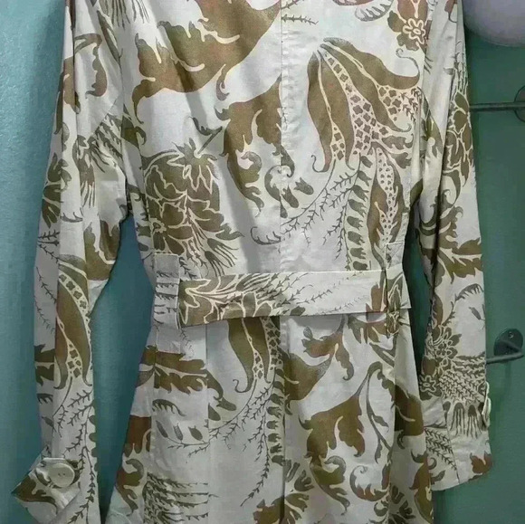 CAbi Trench Coat Short Cream and Gold Women's Linen Blend Wimbledon Floral sz M - Picture 3 of 3